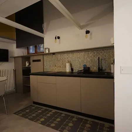 A Due Passi Dal Bosco Verticale Milaan